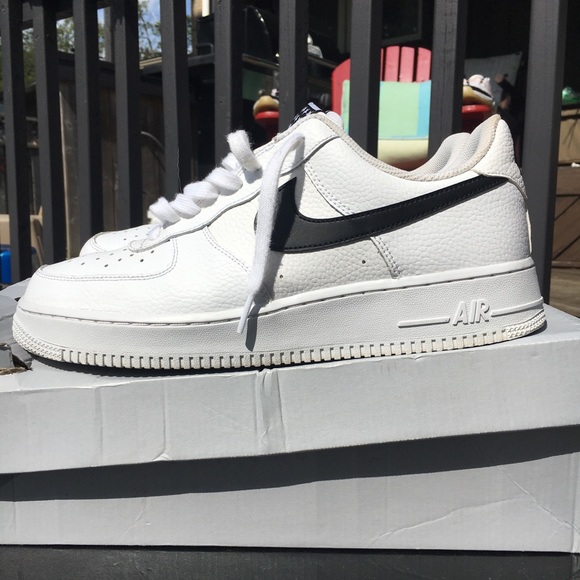 Nike Air Force One - Picture 4 of 6